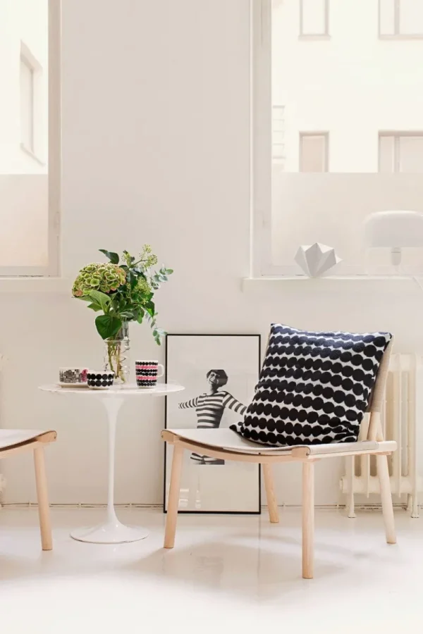 Fritz Hansen Sitzgelegenheiten-Nikari December Stuhl, Esche/Leinen-Stramin