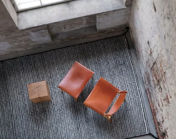 Finnish Design Shop Sitzgelegenheiten-Nikari Hocker Biennale