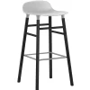 Muuto Sitzgelegenheiten-Normann Copenhagen Barhocker Form, 75 cm, weiß – Eiche schwarz