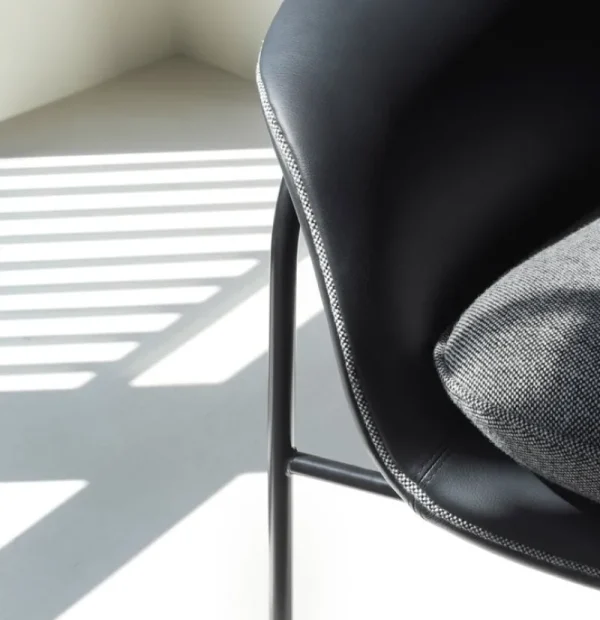 Normann Copenhagen Sitzgelegenheiten-Drape Loungesessel, Kopfst., Leder schw.- Hallingdal 166- Schw.