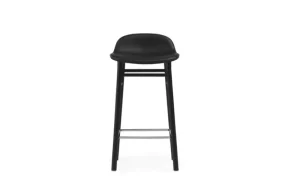 Normann Copenhagen Sitzgelegenheiten-Form Barhocker, 65 cm, Eiche schwarz - schwarzes Ultra-Leder