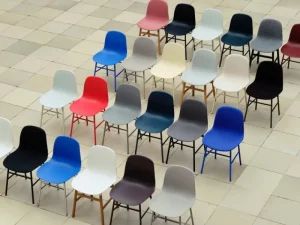 Hem Sitzgelegenheiten-Normann Copenhagen Form Stuhl, Stahl in warmem Grau - Warmes Grau