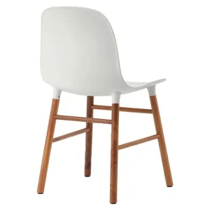 Carl Hansen & Su00f8n Sitzgelegenheiten-Normann Copenhagen Form Stuhl, Weiß – Nussbaum