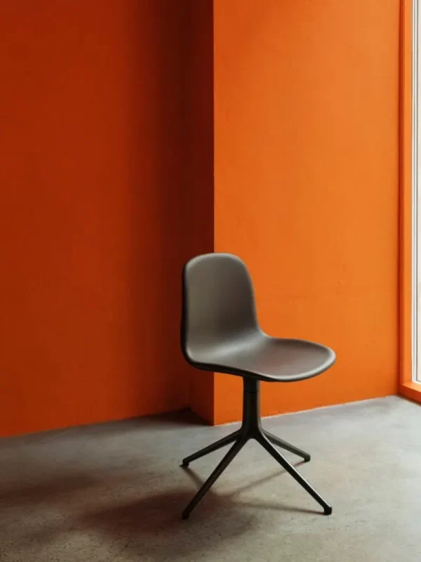 Normann Copenhagen Bürostühle | Sitzgelegenheiten^Form Swivel 4L Stuhl, Schwarz - Main Line Flax 20
