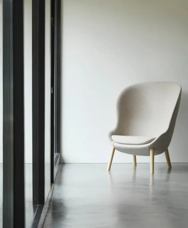 PLEASE WAIT to be SEATED Sitzgelegenheiten-Normann Copenhagen Hyg Loungesessel, hoch, Eiche - schwarzes Leder Ultra