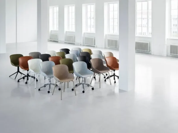 Normann Copenhagen Sitzgelegenheiten-Hyg Stuhl mit 5 Rollen, drehbar, Schwarz – Synergy 16