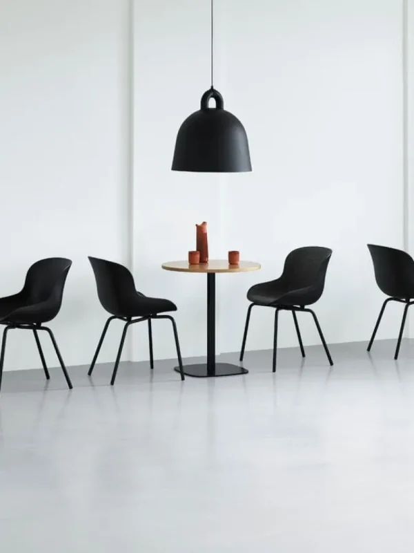 Normann Copenhagen Sitzgelegenheiten-Hyg Stuhl, schwarzer Stahl - schwarzes Leder Ultra