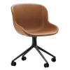 Normann Copenhagen Sitzgelegenheiten-Hyg Swivel chair 4 wheels, black - brandy Ultra leather