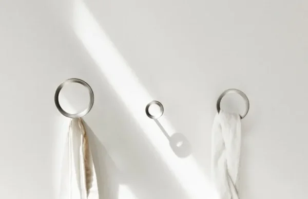 Normann Copenhagen Garderoben Und Kleiderbügel^Loop Haken, klein, gebürstetes Zink