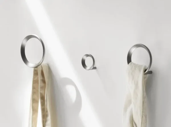 Normann Copenhagen Garderoben Und Kleiderbügel^Loop Haken, groß, gebürstetes Zink