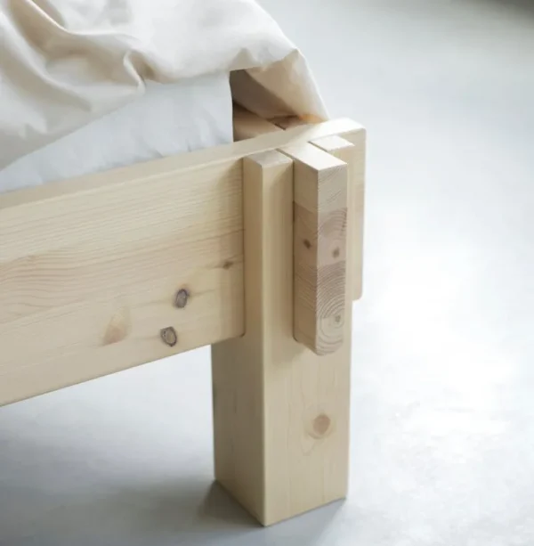 HAY Betten-Normann Copenhagen Notch Bett, 180 x 200 cm, UV-lackiertes Kiefernholz