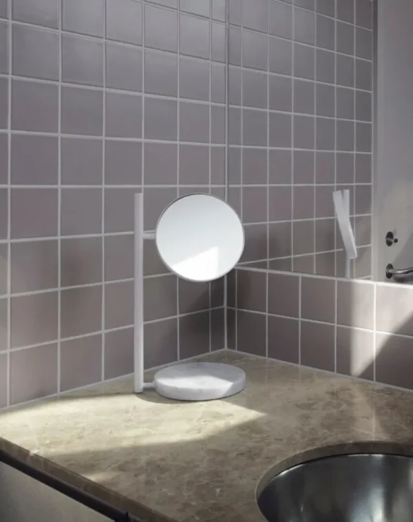 Muuto Spiegel-Normann Copenhagen Pose Tischspiegel, Weiß
