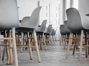 Fredericia Sitzgelegenheiten-Normann Copenhagen Stuhl Form, grau – Eiche