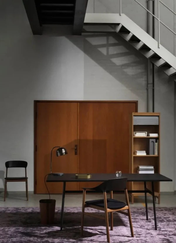 Normann Copenhagen Sitzgelegenheiten-Stuhl Herit, Eiche geräuchert – schwarz