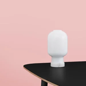 Petite Friture Tischlampen-Normann Copenhagen Tischleuchte Amp, weiß