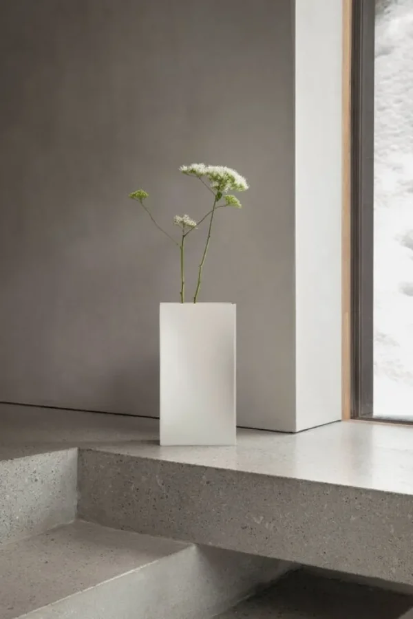Fundamental Berlin Vasen-Northern Into Vase, hellgrau