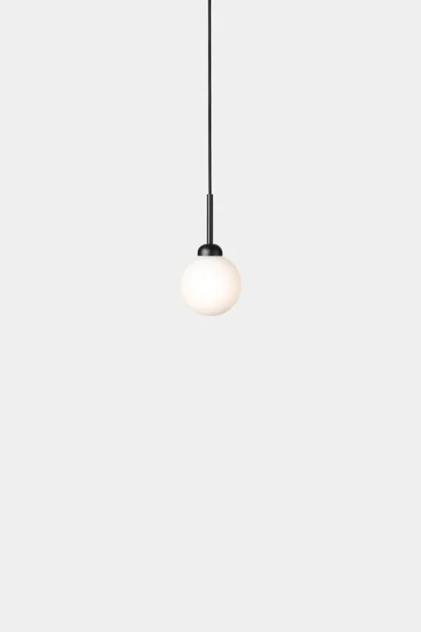 Northern Deckenleuchten-Nuura Apiales 1 Pendelleuchte, Satinschwarz – Opalweiß