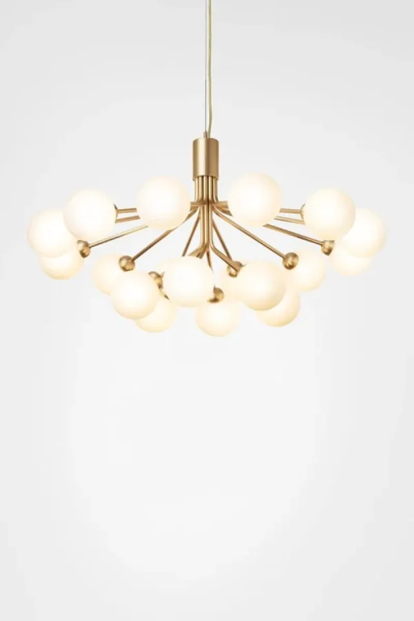 Normann Copenhagen Deckenleuchten-Nuura Apiales 18 Pendelleuchte, gebürstetes Messing/opalweiß