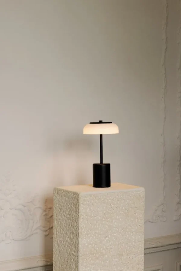 Flos Tischlampen | Tragbare Lampen-Nuura Blossi Mini tragbare Tischleuchte, schwarz - Opal