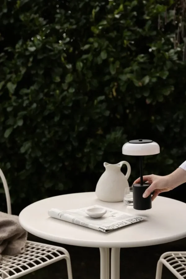 Flos Tischlampen | Tragbare Lampen-Nuura Blossi Mini tragbare Tischleuchte, schwarz - Opal