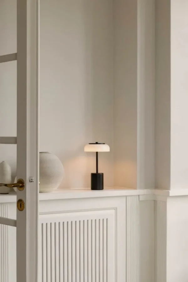 Flos Tischlampen | Tragbare Lampen-Nuura Blossi Mini tragbare Tischleuchte, schwarz - Opal