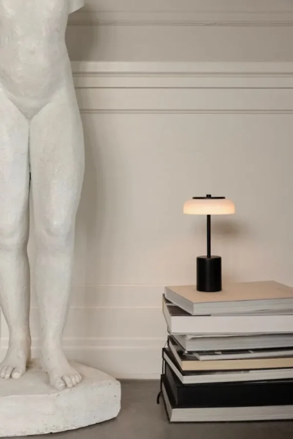 Flos Tischlampen | Tragbare Lampen-Nuura Blossi Mini tragbare Tischleuchte, schwarz - Opal