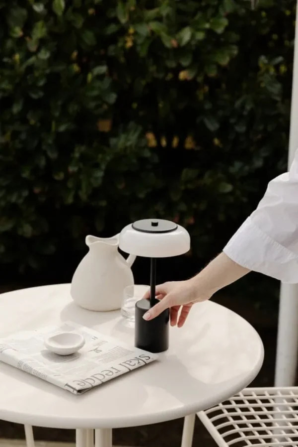 Flos Tischlampen | Tragbare Lampen-Nuura Blossi Mini tragbare Tischleuchte, schwarz - Opal