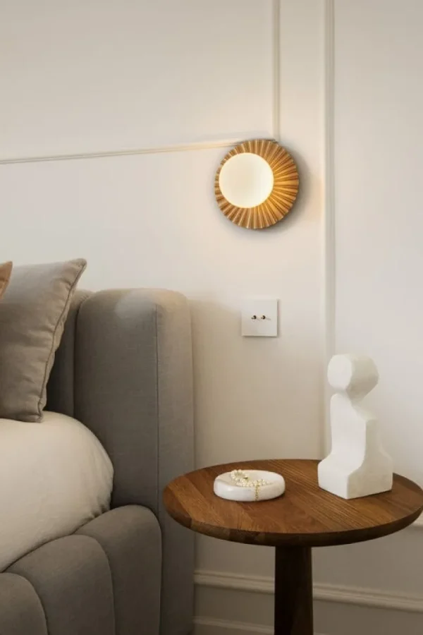valerie_objects Wandleuchten | Deckenleuchten-Nuura Liila Muuse Wand-/Deckenleuchte, klein, Nordic Gold - Opalweiß