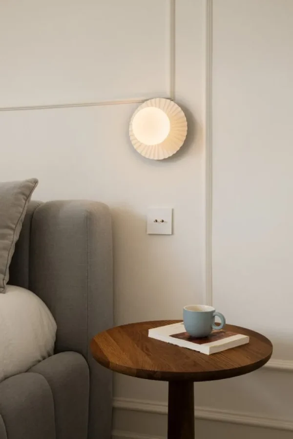 Marset Wandleuchten | Deckenleuchten-Nuura Liila Muuse Wand-/Deckenleuchte, klein, Weiß - Opalweiß