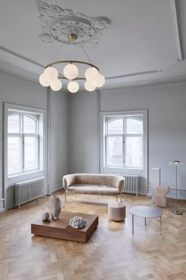Nuura Deckenleuchten-Miira 8 Circular Pendelleuchte, Messing – Opalweiß