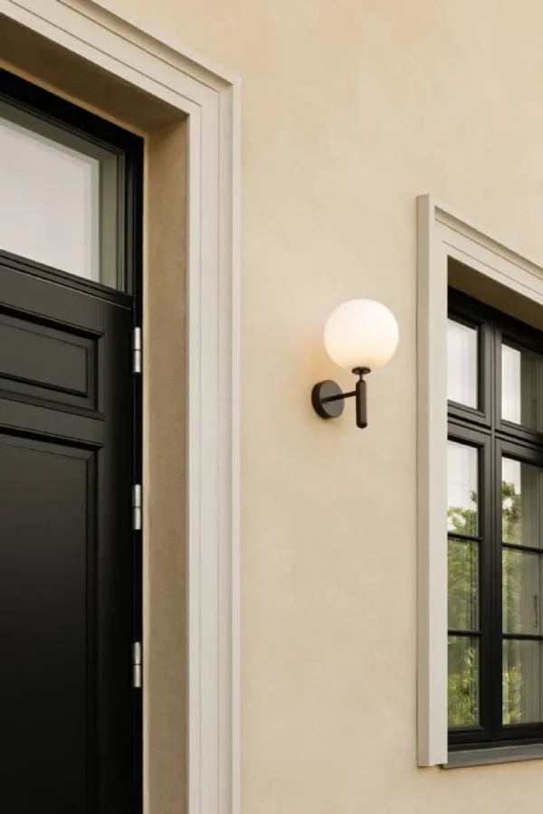 Nuura Außenbeleuchtung | Außenleuchten^Miira Outdoor Wandleuchte, Dunkelbronze - Opalweiß
