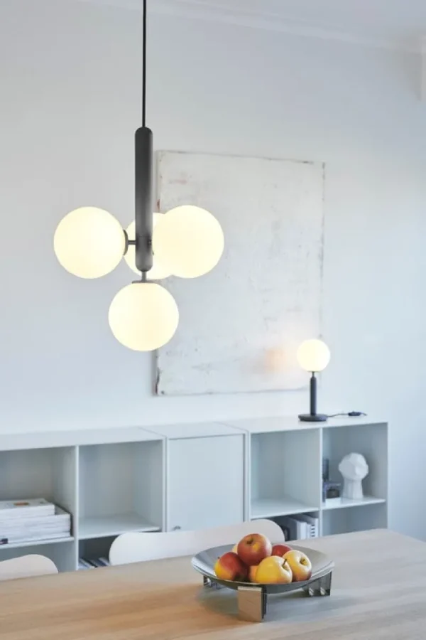 New Works Tischlampen-Nuura Tischleuchte Miira, steingrau – opal