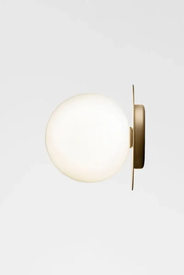 Anglepoise Wandleuchten | Deckenleuchten-Nuura Wand-/Deckenleuchte Liila 1, groß, goldfarben – Opalglas