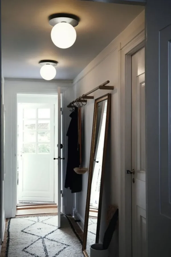 Nuura Wandleuchten | Deckenleuchten-Wand-/Deckenleuchte Liila 1, groß, silberfarben – Opalglas