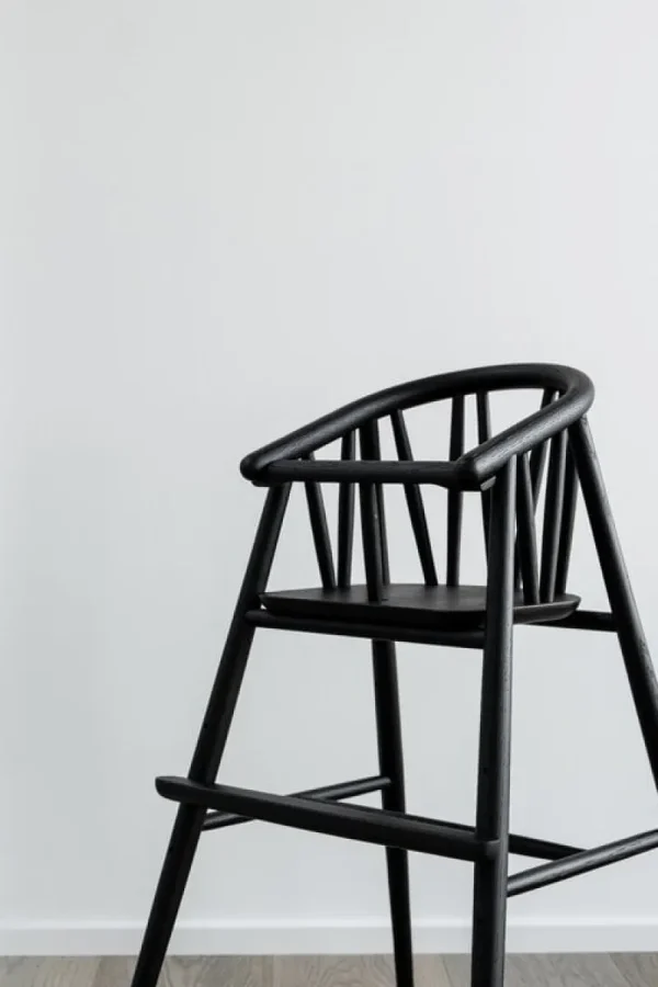 Kinder Oaklings Möbel Für Das Kinderzimmer^Saga Hochstuhl, schwarz gebeizte Eiche
