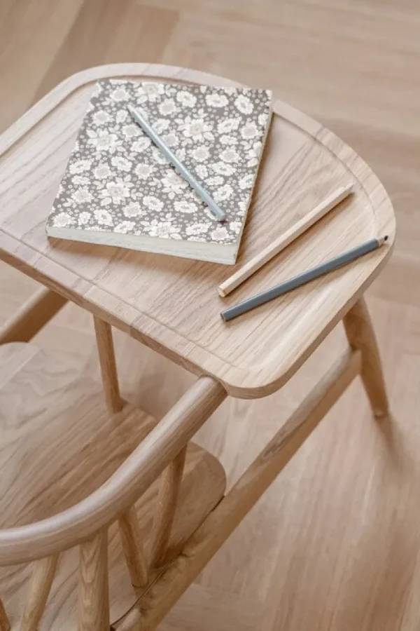 Kinder Oaklings Möbel Für Das Kinderzimmer^Smilla Kleinkinderstuhl mit Tablett, Eiche