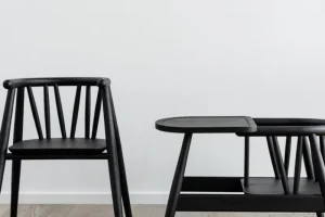 Kinder Oaklings Möbel Für Das Kinderzimmer^Smilla Kleinkinderstuhl mit Tablett, schwarz gebeizte Eiche