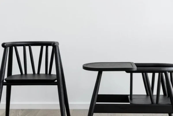 Kinder Oaklings Möbel Für Das Kinderzimmer^Smilla Kleinkinderstuhl mit Tablett, schwarz gebeizte Eiche