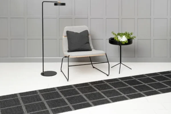 Pappelina Outdoor-textilien^Ada Teppich 70 x 150 cm, Schwarz – Granitgrau Metallic