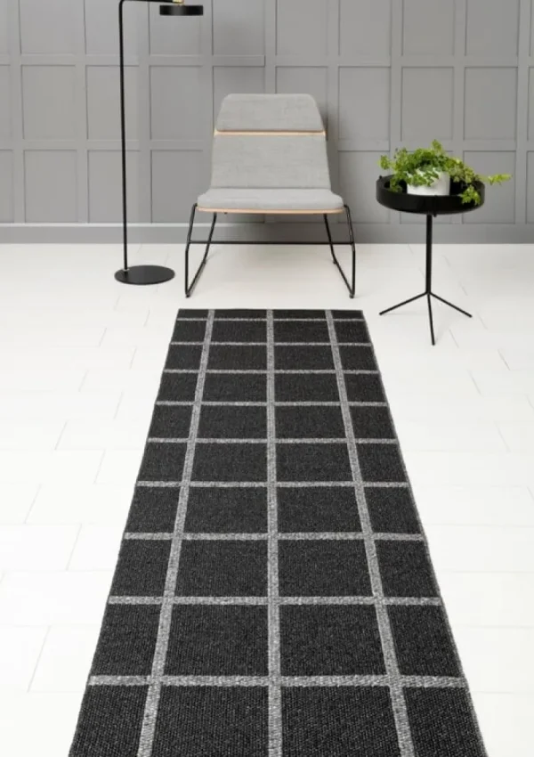 Pappelina Outdoor-textilien^Ada Teppich 70 x 150 cm, Schwarz – Granitgrau Metallic