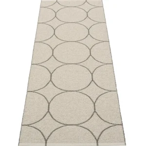 Pappelina Outdoor-textilien^Teppich Boo 70 x 200 cm, holzkohlefarben – leinenfarben