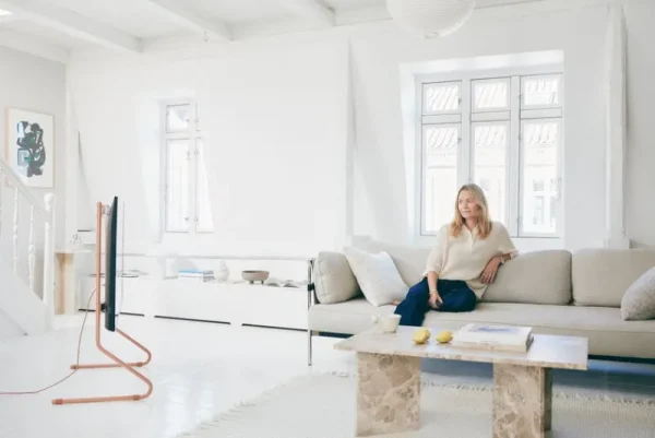 Pedestal Aufbewahrungsmöbel-Sway TV-Ständer, Dusty Rose