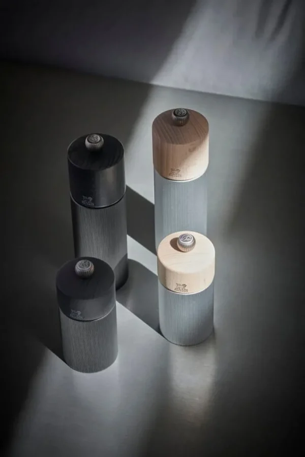 Peugeot Küchenutensilien^Line Dark Pfeffermühle, 18 cm, dunkelgrau - Aluminium