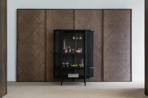 Audo Copenhagen Aufbewahrungsmöbel-Poiat Bastone Barschrank, Schwarz