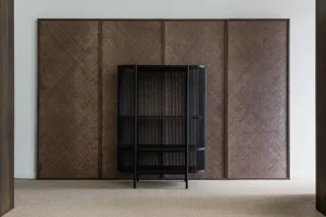 Audo Copenhagen Aufbewahrungsmöbel-Poiat Bastone Barschrank, Schwarz