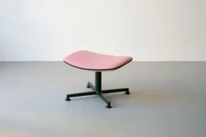 Fritz Hansen Sitzgelegenheiten-Raawii Arba Hocker, dunkelgrün - Vidar pink