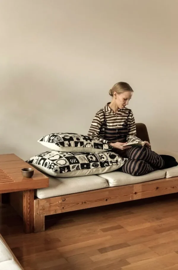 Saana ja Olli Kissen^Kaukana kotoa Kissenbezug, 40 x 60 cm, Beige - Schwarz