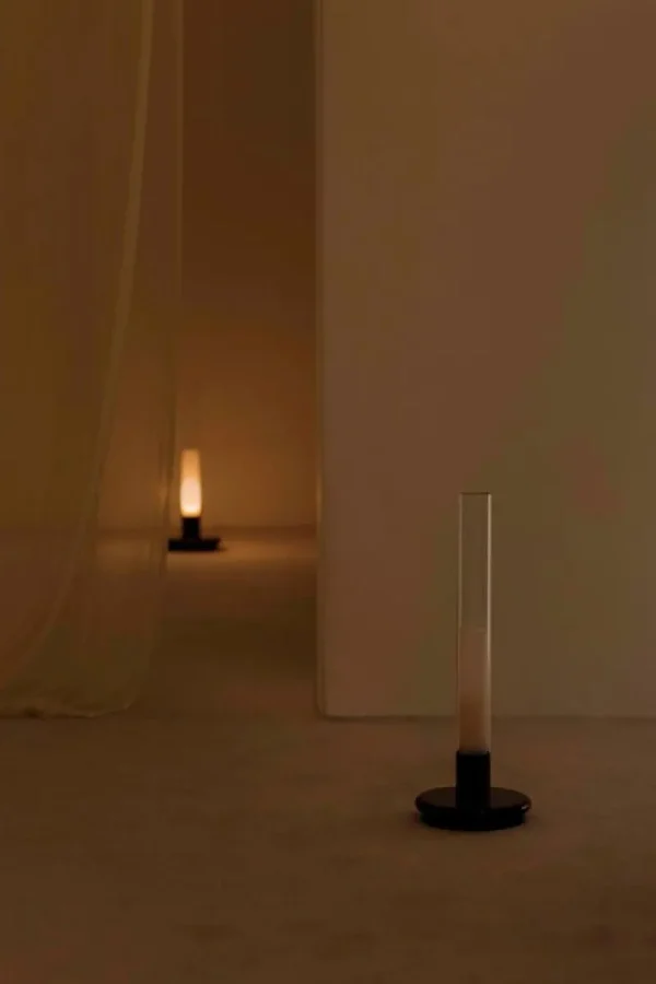 New Works Tragbare Lampen-Santa & Cole Sylvestrina Tischleuchte, tragbar, Transparent - Schwarz