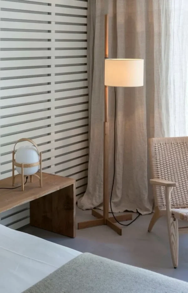 Artemide Stehleuchten-Santa & Cole TMM Stehleuchte, Eiche - Weiß