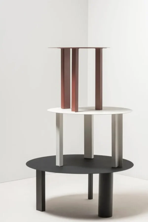 Artek Tische-Serax Metal Sculptures Beistelltisch, L, schwarze Rohre